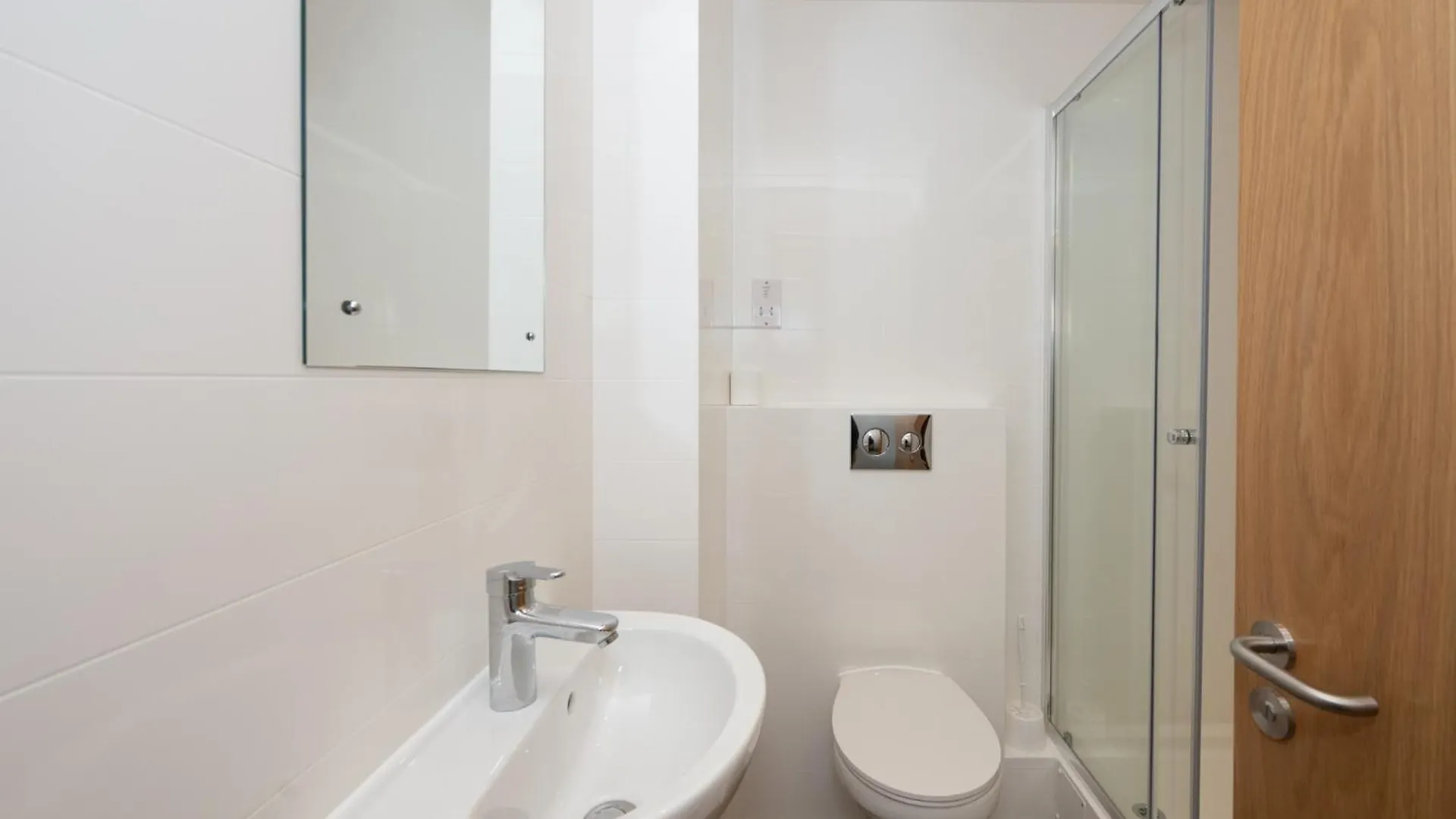 Crow'S Nest - Ucc Summer Beds Cork Apartment
